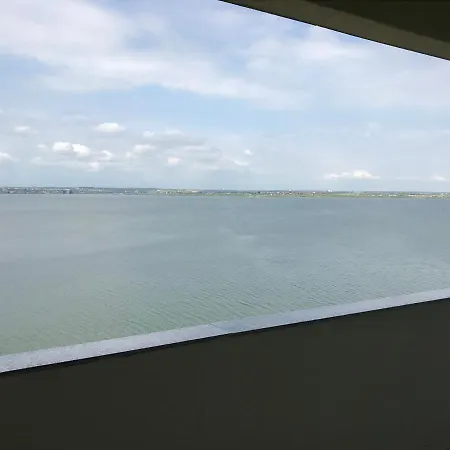 Steluta Apartament Cu Vedere Completa La Lac * מאמאיה