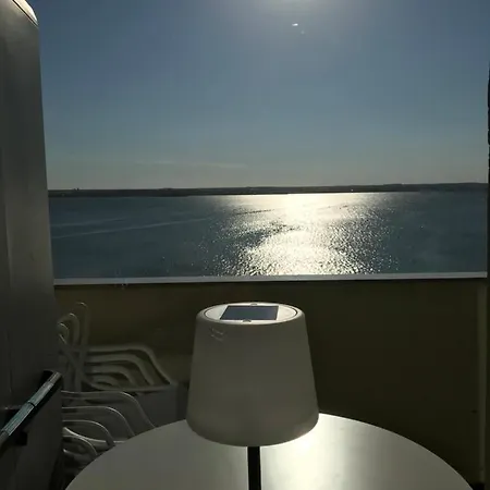 Steluta Apartament Cu Vedere Completa La Lac Appartement Mamaia
